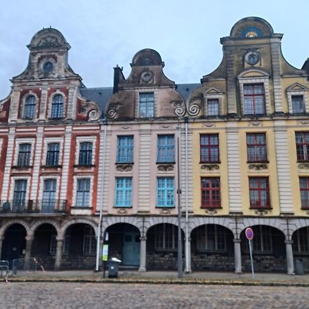 Au Coeur De La Grand Place Arras Exterior foto